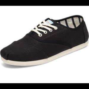 Tom’s Black Heritage Canvas Cordones